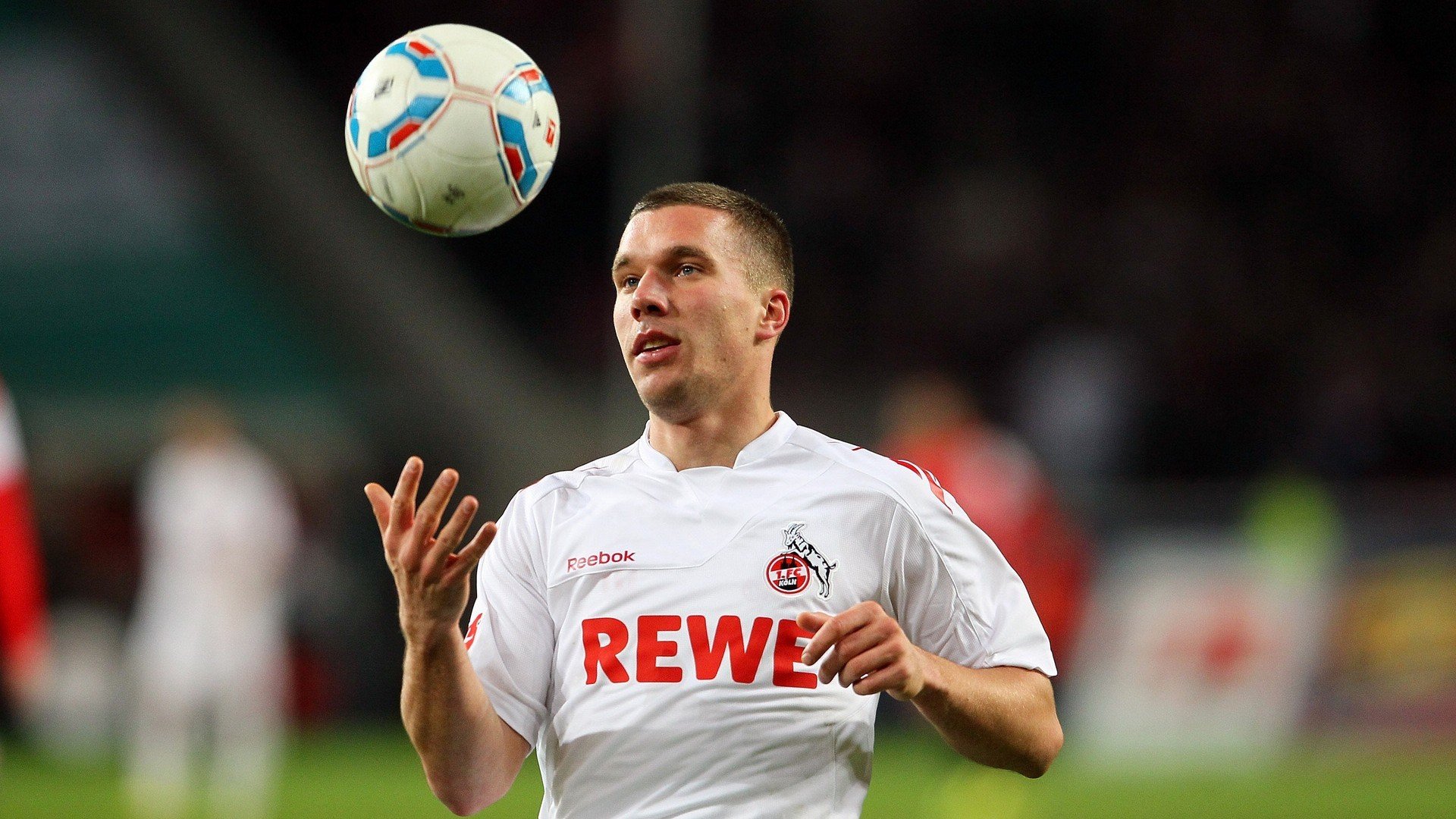 九游手游官网-法甲超级反击：快若闪电的突破瞬间，法甲动作大